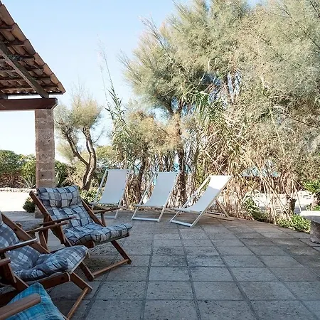 Trullo A Dieci Passi Dal Mare Nyaraló *